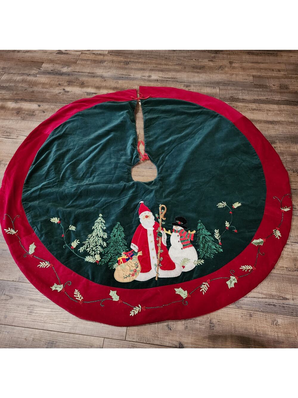 Prima Creations 2002 Christmas Tree Skirt Crushed Velvet feel 2525